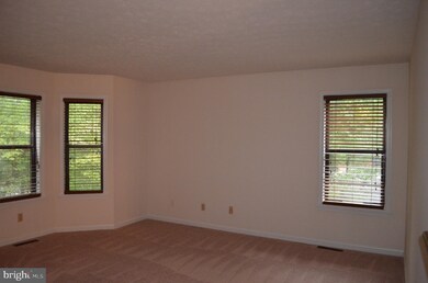 23269 Holly Hill Ln, California, MD 20619 - photo 4