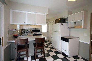 2910 Marshall St, Ann Arbor, MI 48108 - photo 4