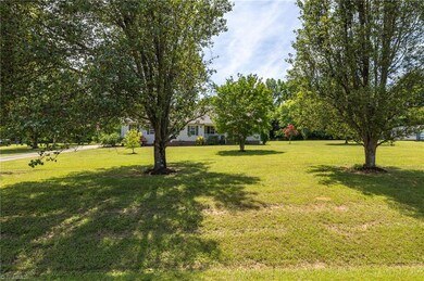 7226 Senepole Rd, Randleman, NC 27317 - photo 2