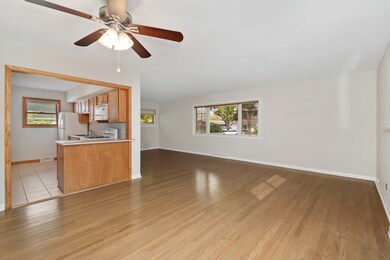 502 Byron Ct, Wheaton, IL 60187 - photo 4