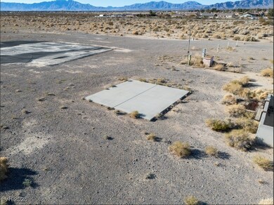 941 E Simkins Rd, Pahrump, NV 89060 - photo 5