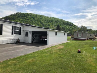 19 Cockburne Ln, Colebrook, NH 03576 - photo 4