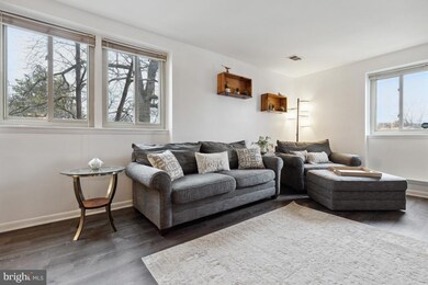 9501 Barcellona Ct, Fairfax, VA 22031 - photo 4