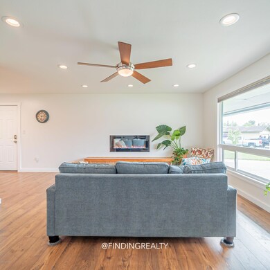 6237 E 21ST AVE - MLS-5