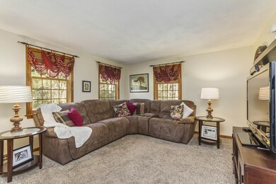 14 Hitchin Post Ln, Merrimack, NH 03054 - photo 4