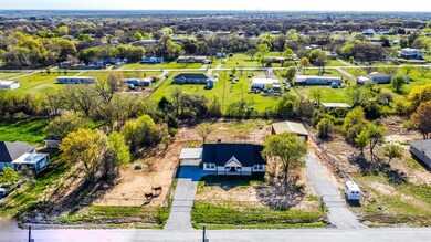 132 Tnt Ct, Springtown, TX 76082 - photo 5