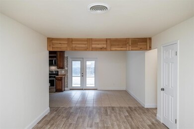 259 Belle St, Bedford, TX 76022 - photo 6