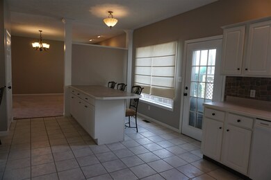 Eat-in Kitchen with bar stool seating