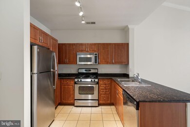 12945 Centre Park Cir unit 407, Herndon, VA 20171 - photo 7