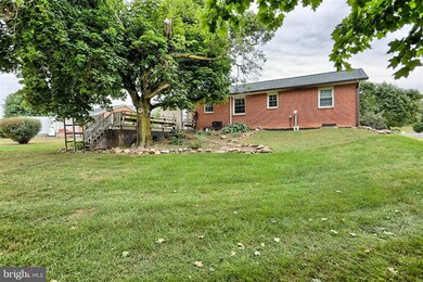 1056 Apple Way, Saint Thomas, PA 17252 - photo 4