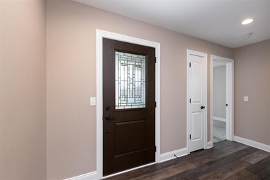 5017 Leprechaun Dr, Davenport, IA 52807 - photo 2