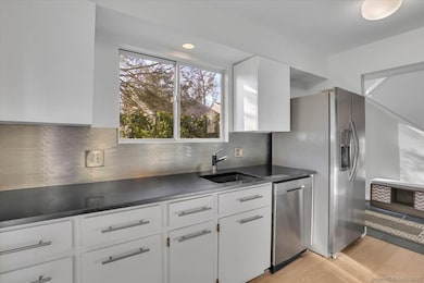 9 Heather Ct unit 9, Woodbury, CT 06798 - photo 6