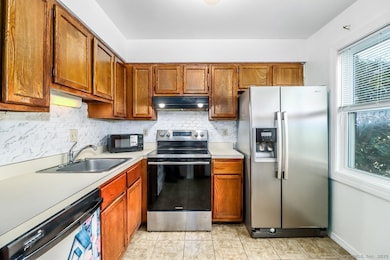 25 Padanaram Rd unit 30, Danbury, CT 06811 - photo 3