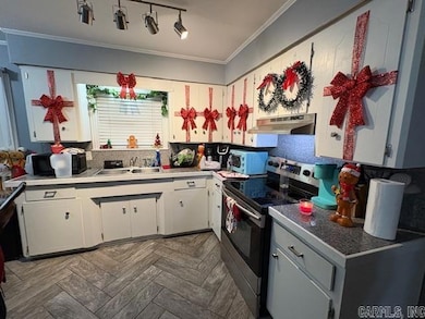 320 Belew St, Hope, AR 71801 - photo 3