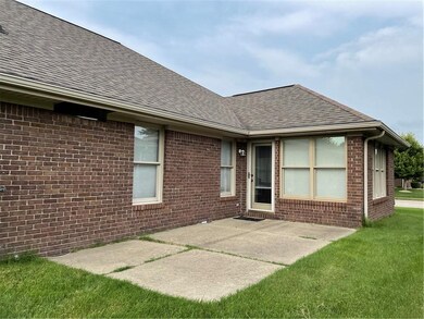 5121 Columbia Dr, Columbus, IN 47203 - photo 3