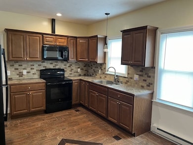 4 Wakefield St unit 4, Webster, MA 01570 - photo 3