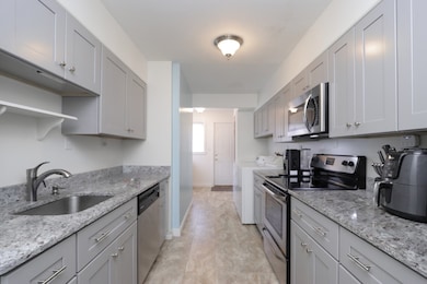 29 Meadowlark Ln, Chicopee, MA 01022 - photo 4