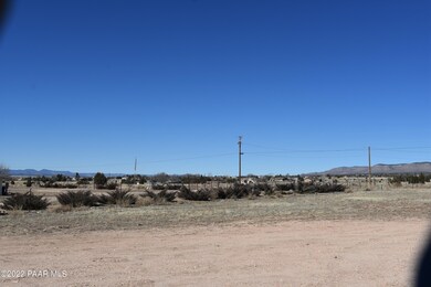 325 W Quail Rd, Paulden, AZ 86334 - photo 6