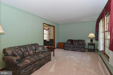 2018 Cypress Ln, Reading, PA 19610 - photo 2