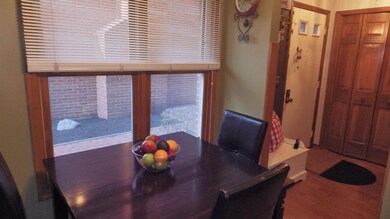 Eating Area / Foyer