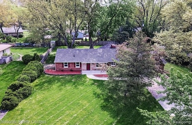 2365 Middlebelt Rd, West Bloomfield, MI 48324 - photo 2