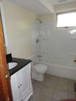 unlisted-address, Carpentersville, IL 60110 - photo 6