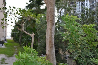 2201 Brickell Ave unit 8, Miami, FL 33129 - photo 7