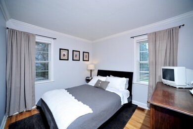 1210 E Evergreen St, Wheaton, IL 60187 - photo 3