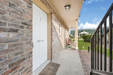 107 E Willowick Ave unit 2, Friendswood, TX 77546 - photo 3