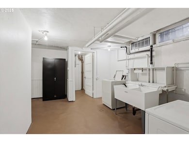 3709 NE Couch St, Portland, OR 97232 - photo 7