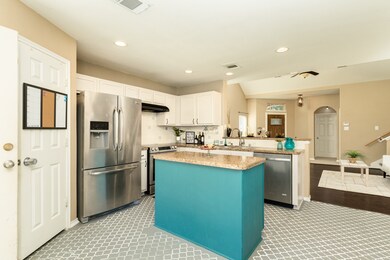 1107 Lasso Ct, Alvin, TX 77511 - photo 6