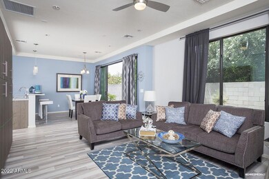 4408 N 27TH WAY FAMILY GREAT ROOM