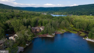 426 Royal Aberdeen Dr, Hazle Township, PA 18202 - photo 3