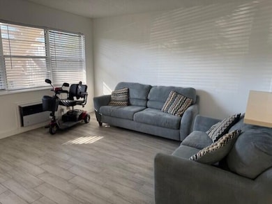 168 Northampton I unit 1680, West Palm Beach, FL 33417 - photo 4