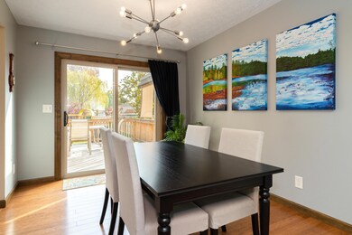 3675 Inverary Dr-18