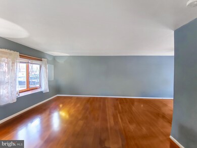 604 Wilburn Ct, Capitol Heights, MD 20743 - photo 3