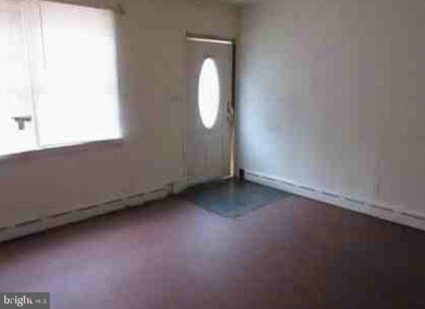 252 E Penn St, Norristown, PA 19401 - photo 4