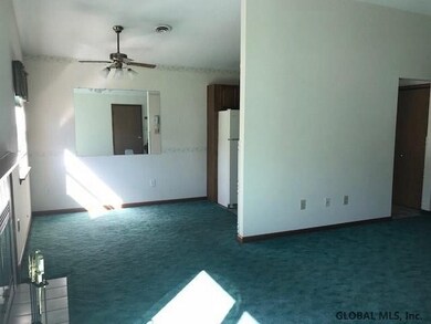 806 Cambridge Manor Dr, Schenectady, NY 12302 - photo 5