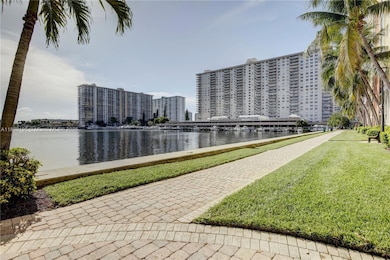 17150 N Bay Rd unit 2707, Sunny Isles Beach, FL 33160 - photo 7