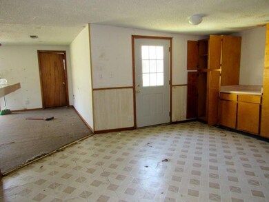 710 Cherokee Trace, Grand Prairie, TX 75051 - photo 6