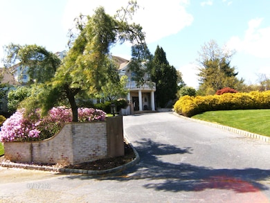 4 Round Hill Ct, Colts Neck, NJ 07722 - photo 3