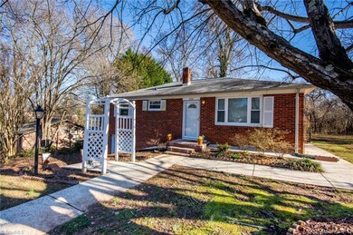 206 Fieldstone Cir, Statesville, NC 28677 - photo 2