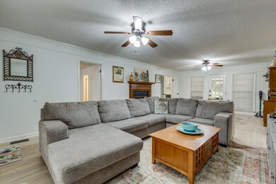 3021 Windsor Dr, Columbia, TN 38401 - photo 4