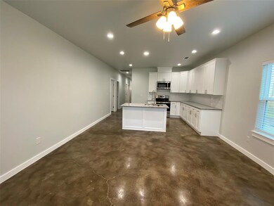 1010 S Rusk Ave, Denison, TX 75020 - photo 4