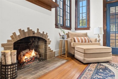 302 W Cherry St, Rogers, AR 72756 - photo 3