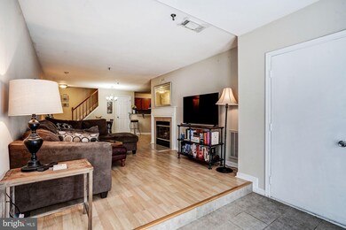 Quaker Hill Community unit 8, Alexandria, VA 22314 - photo 3