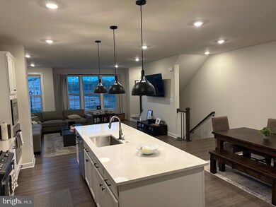 185 Lyons Creek Dr, Laurel, MD 20708 - photo 4