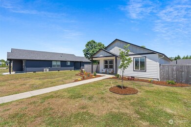 702 Roundtree Blvd, Winlock, WA 98596 - photo 2