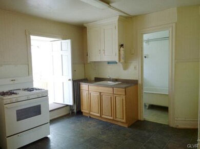 139 N 10th St, Allentown, PA 18102 - photo 2
