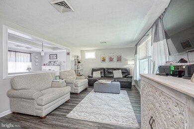 20 Danbury Dr, Sicklerville, NJ 08081 - photo 2